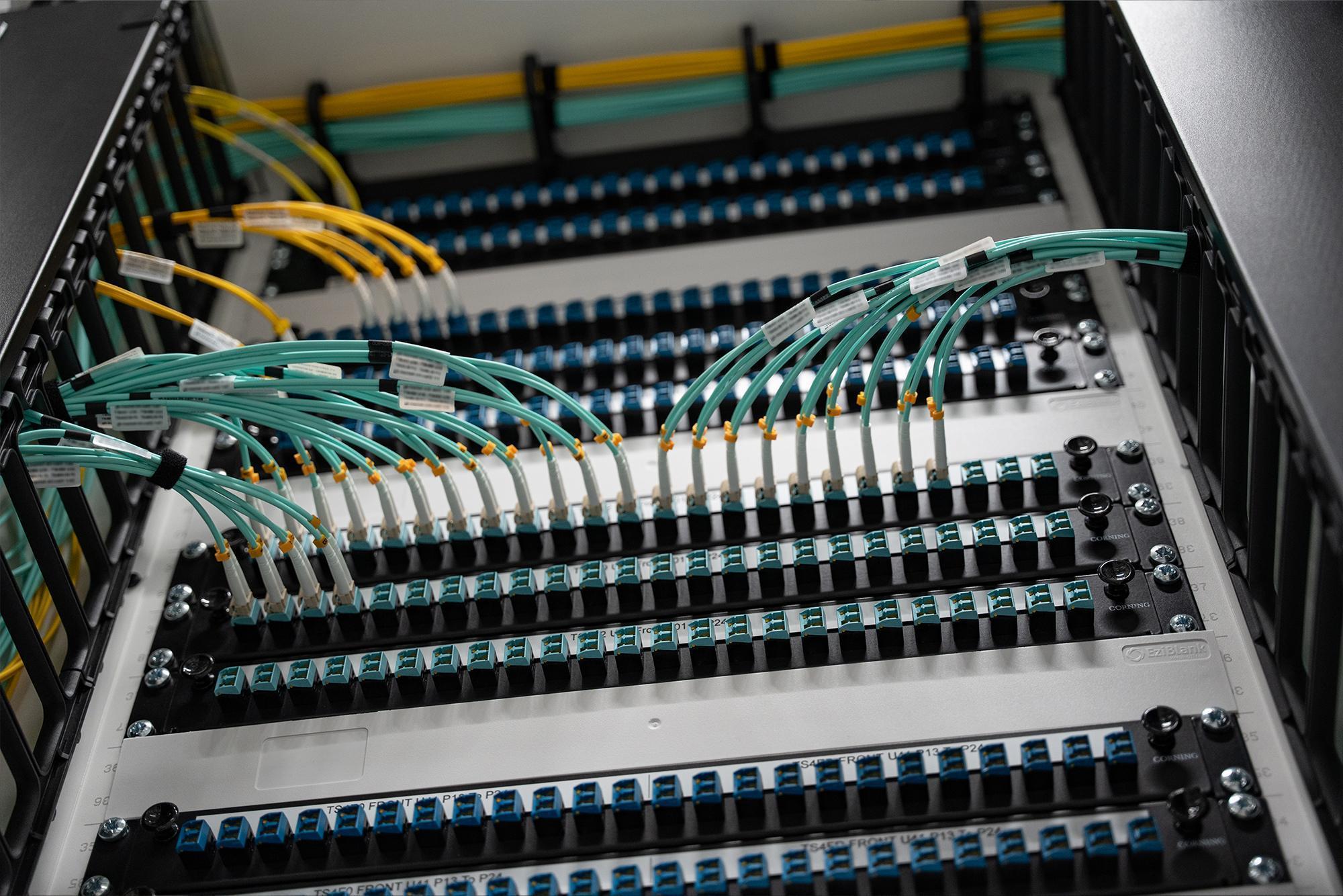 Equipamentos de rede gerenciada para suporte TP-Link Omada em empresa